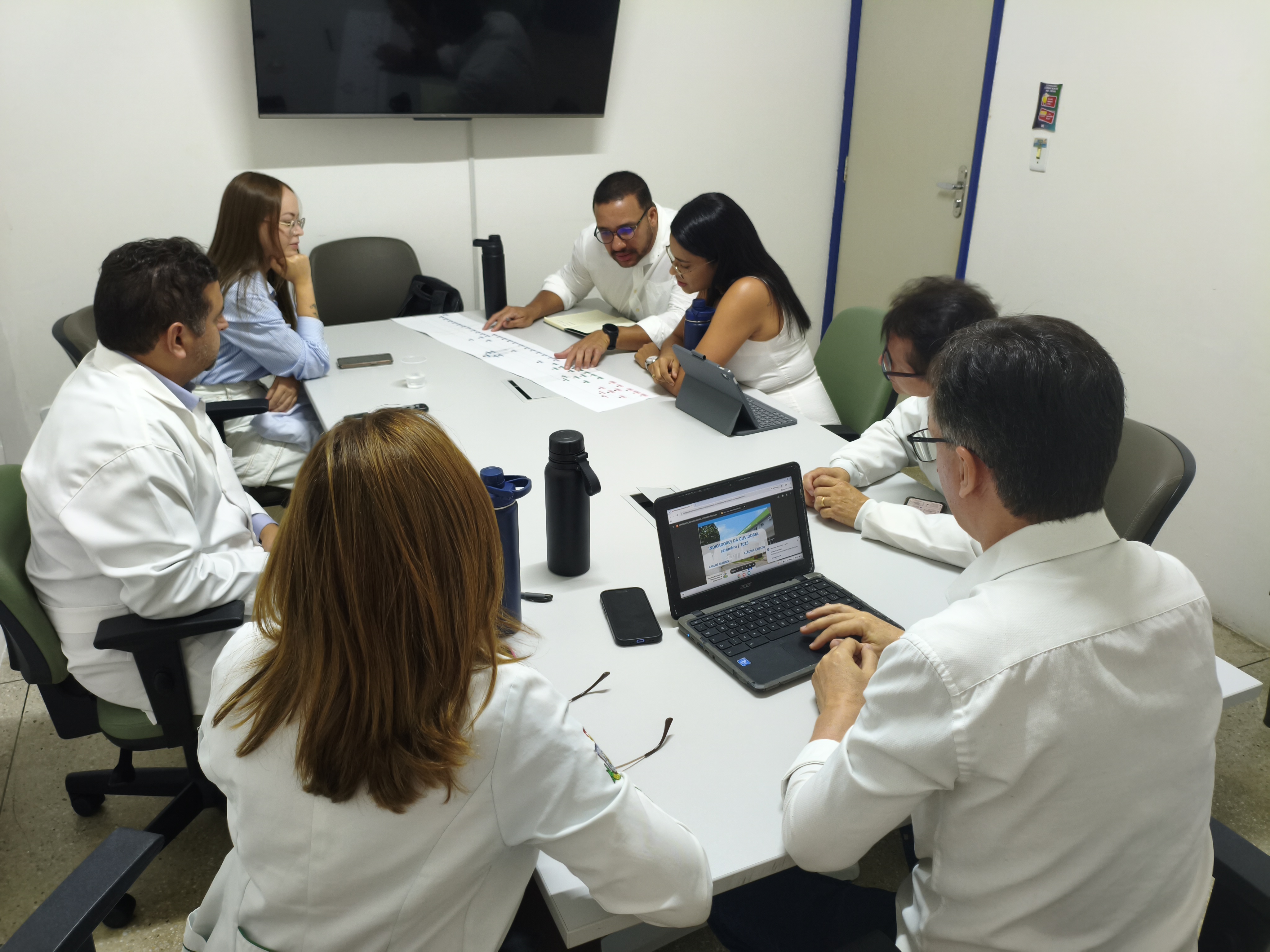 1811-25-visita-acreditacao-hospital-helvio-auto-1-1