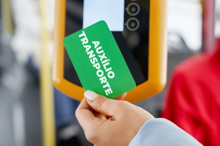 auxilio-transporte-718x478